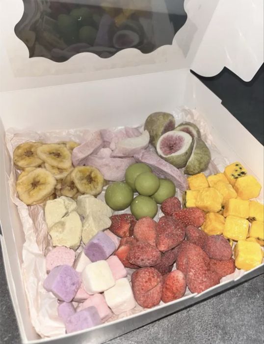 Сублимированное мороженое и фрукты