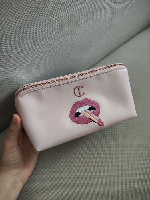 Косметичка Charlotte Tilbury