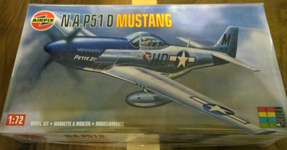 AIRFIX Model Plane N. American Mustang P51D scale 1:72  Made in France