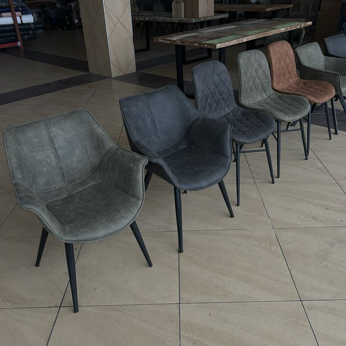 Scaune noi de vanzare