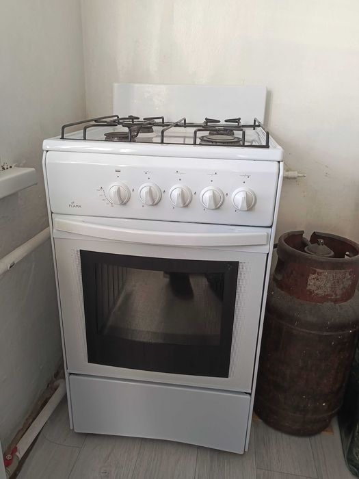 Продам газовую плиту