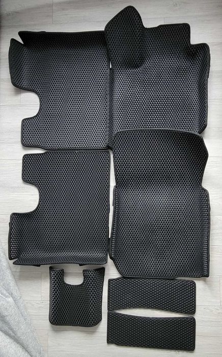 Продам б\у коврики Ларгус