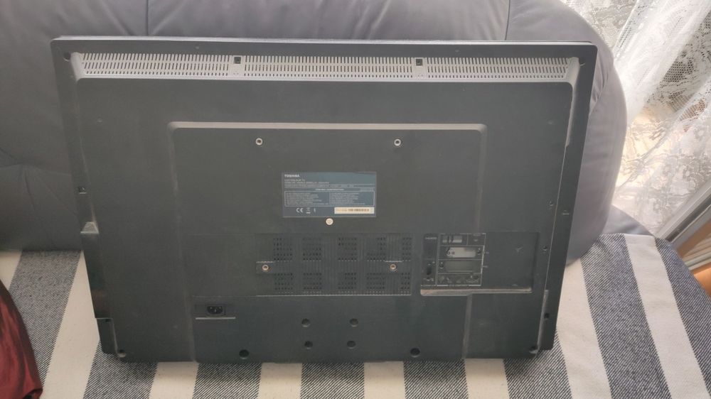 Телевизор  TOSHIBA 32 "