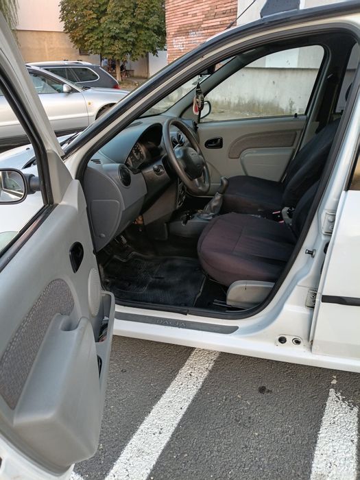 Dacia Logan An 2008 Motor 1.5 Diesel 180000 KM