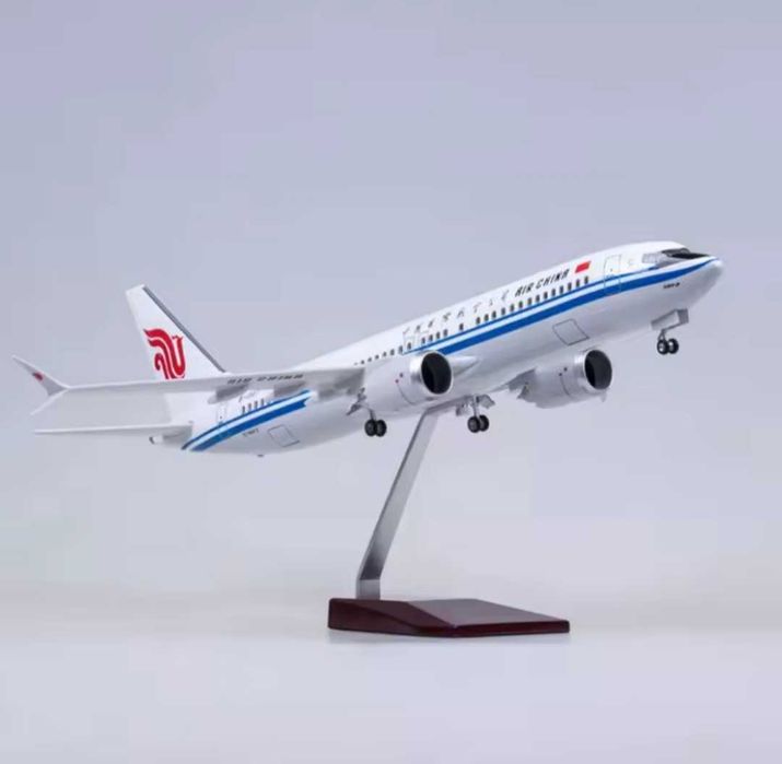 47 CM! Super macheta LED de colectie business de avion Boeing 737 Max 8 Air China