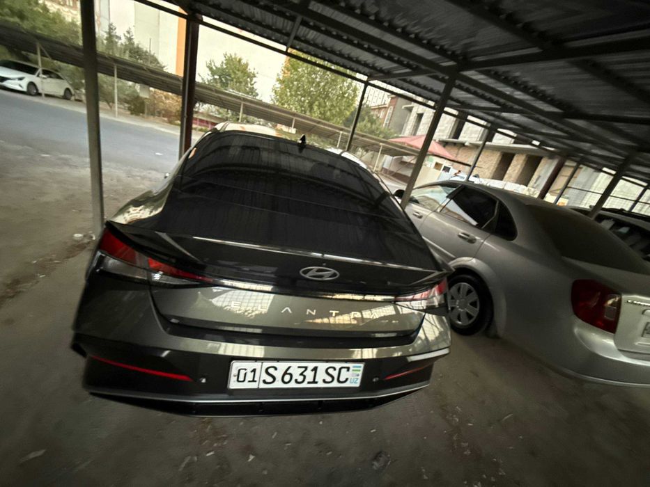 Hyundai ELANTRA 2024 год, пробег 42000 в рассрочку