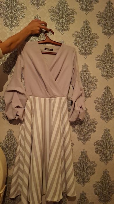 Продам платья по 5 к