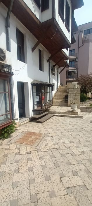 Дава се под наем Магазин в Балчик - 30 кв.м за 204 € - Снимка #1