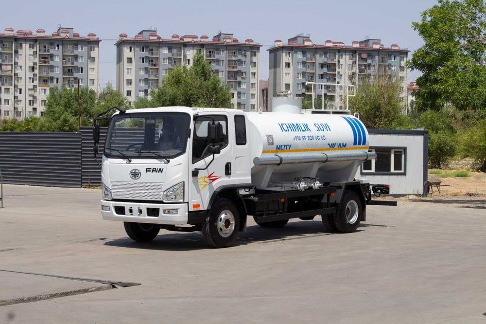 Водовоз питьевой воды FAW Tiger V (6 м³)- (Ичимлик суви учун)