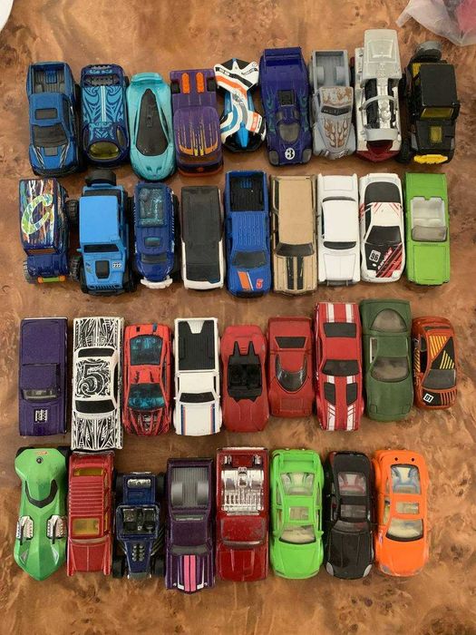 Mashinki hot wheels sotiladi