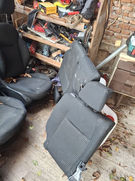 Продавам салон за пежо 208