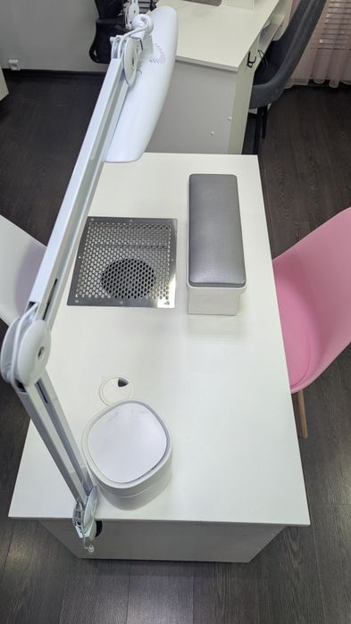 Сдам стол для маникюра