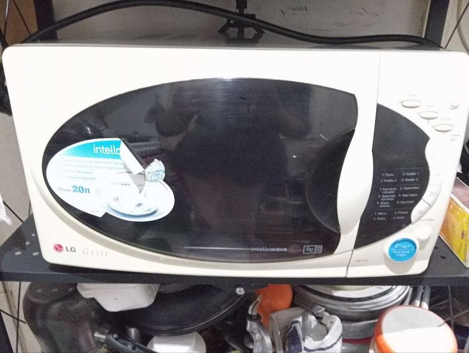 Продам микроволновую печь LG