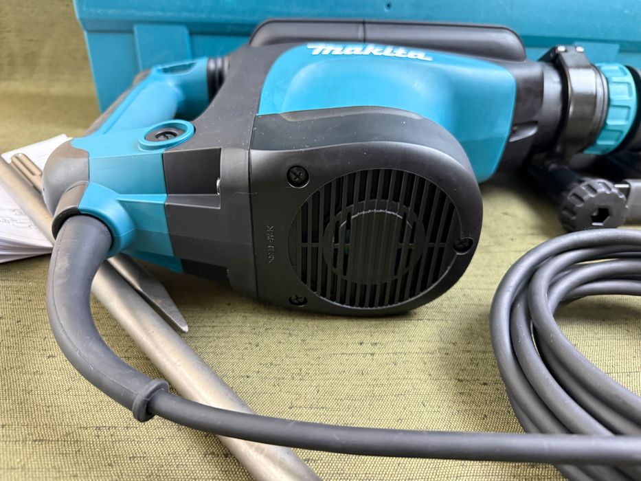 Makita HM1213C – професионален къртач SDS-Max AVT – чисто нов