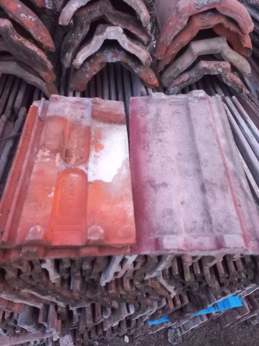 Țiglă veche ,coame ,și samota subtire si groasa in stare perfectaîn st