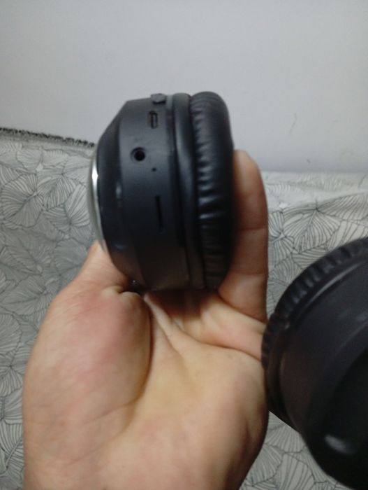 Наушник без проводной