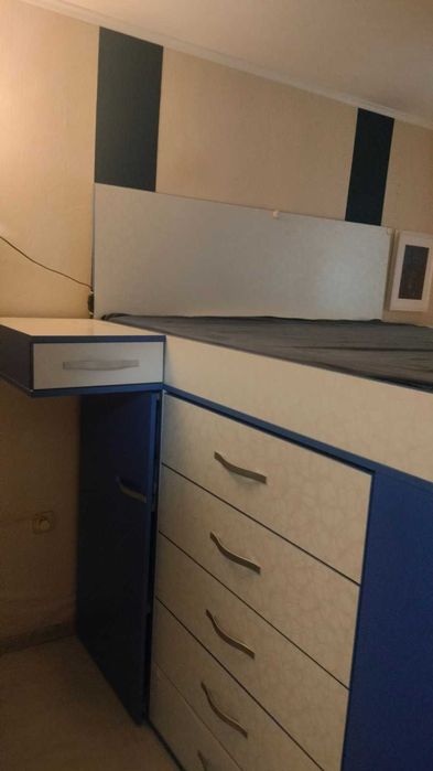 Легло с гардероб