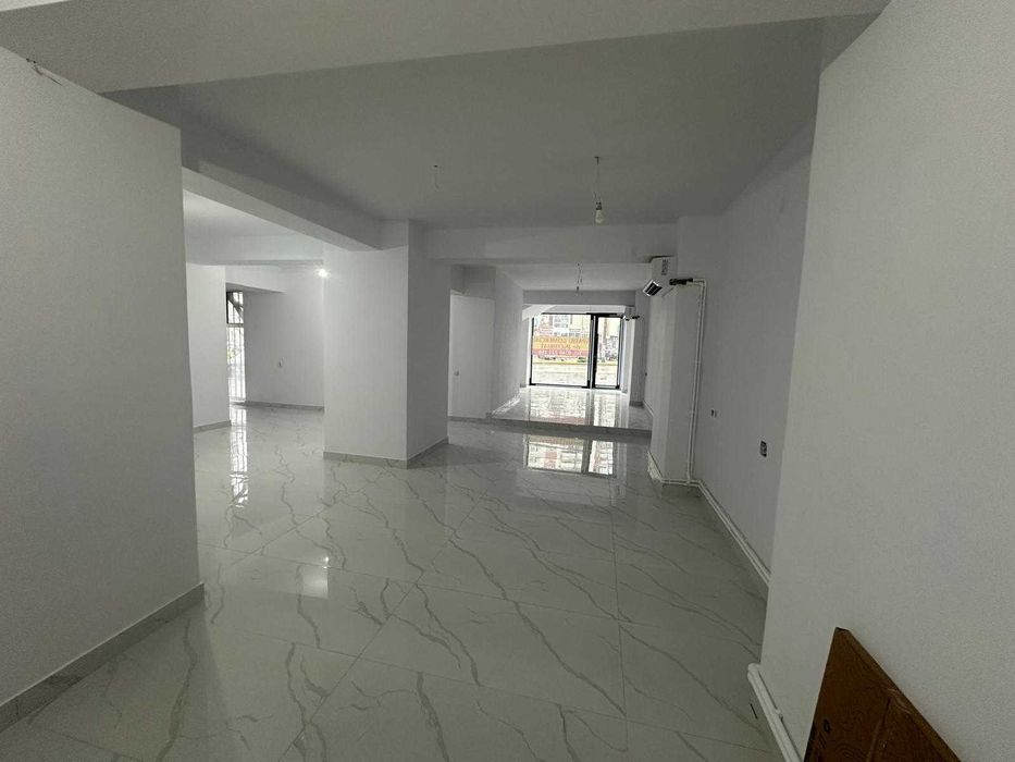 Închiriez spațiu comercial  in zonă ultracentrală