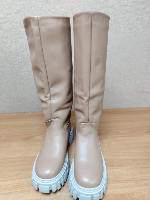 Женская кожаная обувь