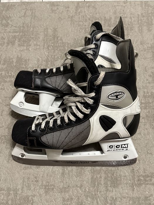 Хоккейные коньки