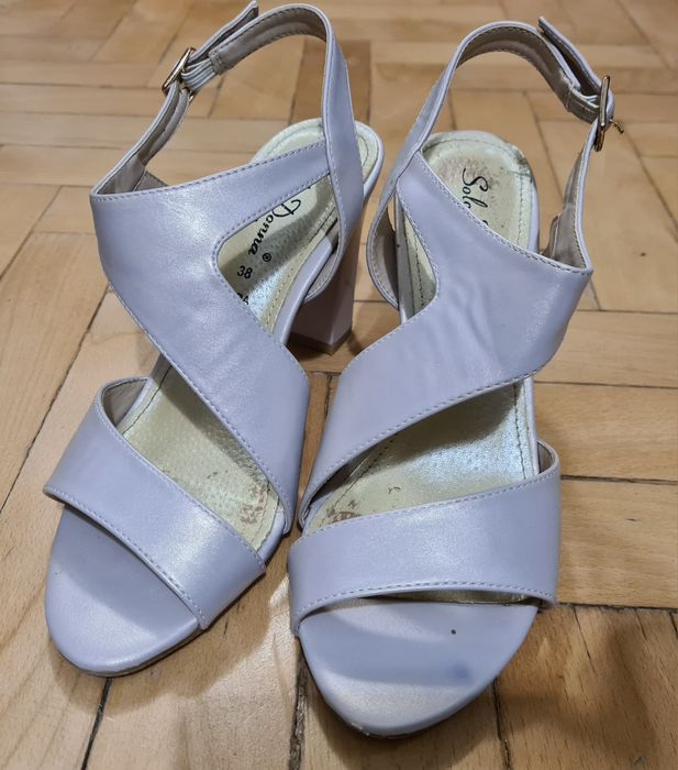 Sandale de piele cu toc