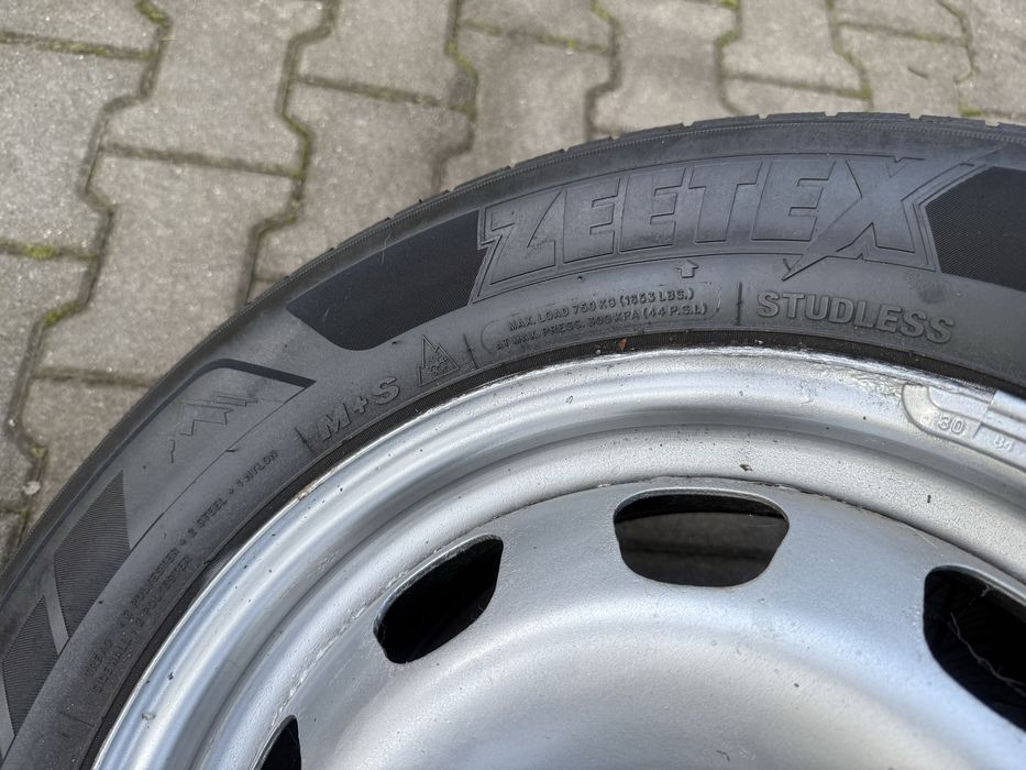 Anvelope M & S  cu jante Dacia Duster