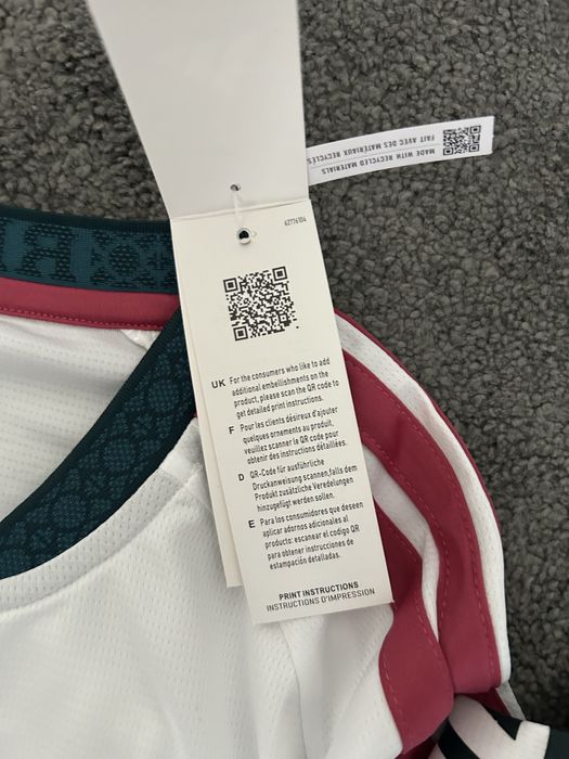 Tricou Real Madrid 2025/2026– Nou cu etichetă – M/L