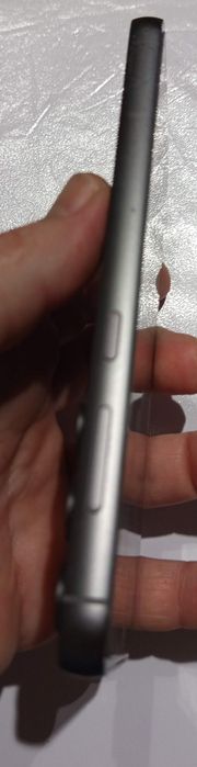 Продавам Samsung Galaxy S23 FE