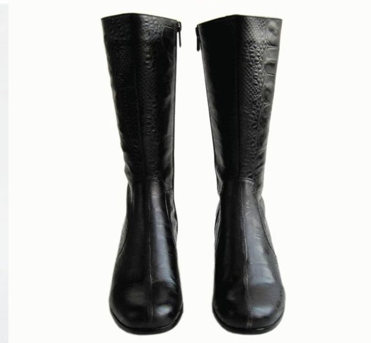 Сапоги две модели (на 39/40 размер)