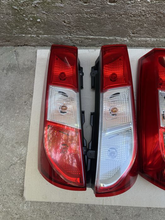 Vand lampi/stopuri spate Dacia Dokker 2013/2021