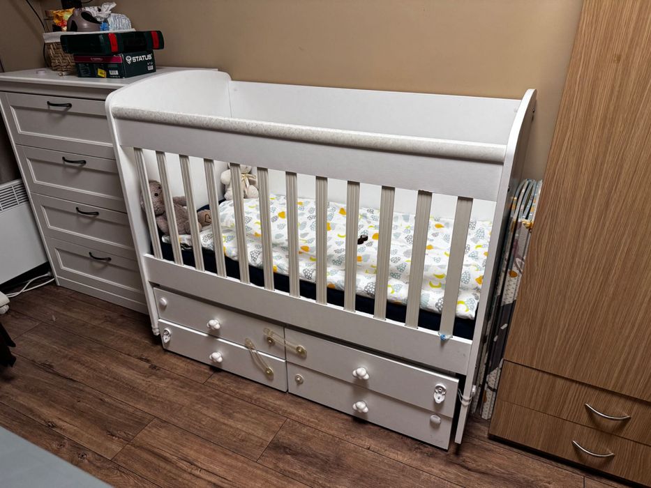 50 ЕВРО Люлееща се бебешка  кошара