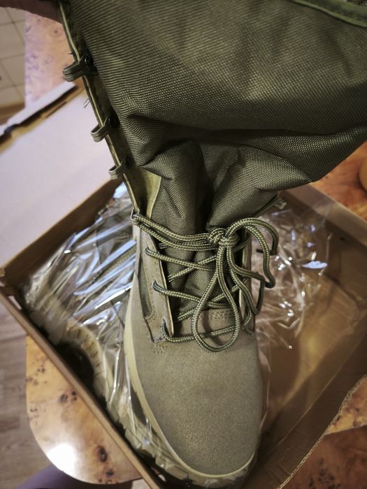 Продам берцы новые