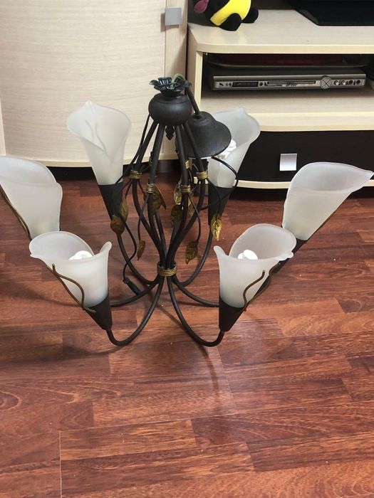 Люстра шести рожковая