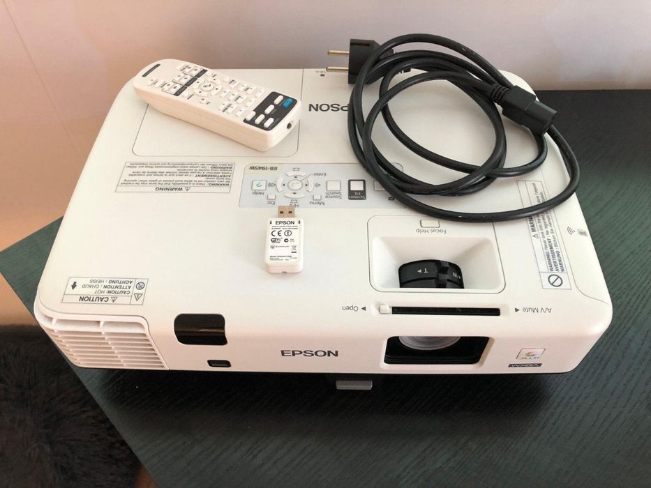 Проектор Epson EB-1945W 4200 лумена