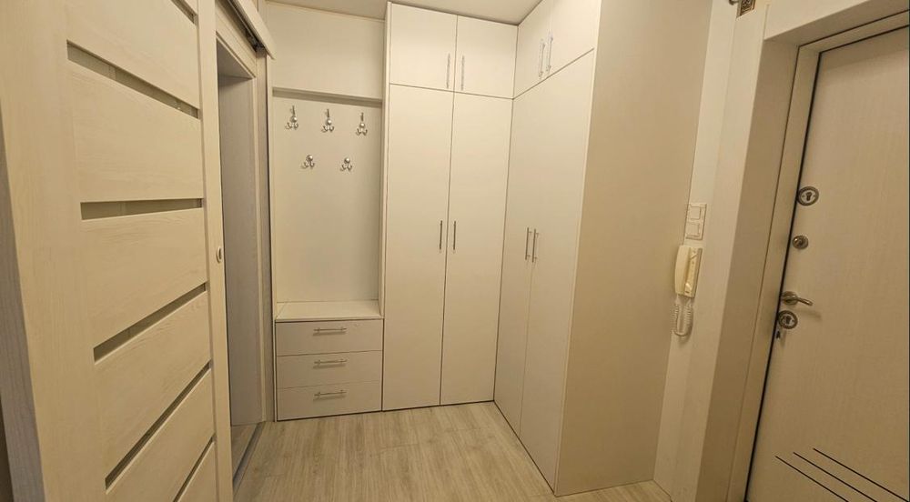 Дава се под наем Тристаен апартамент в София, Иван Вазов - 76 кв.м за 1000 € - Снимка #6