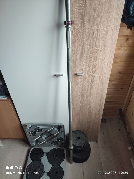 Vand 2 gantere si o haltera