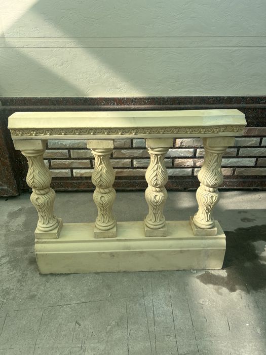 Балясина из травертинной крошки