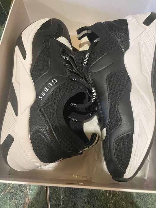 Дамски обувки Guess