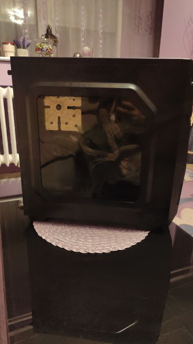 Dezmembrez PC office/gaming moderat