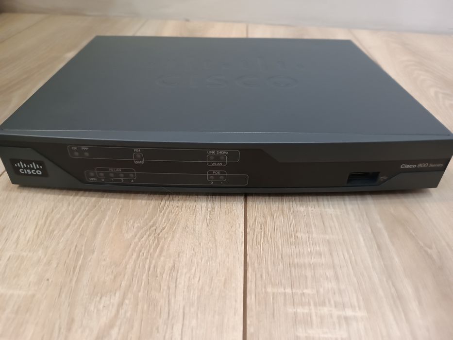 Продам Cisco 881