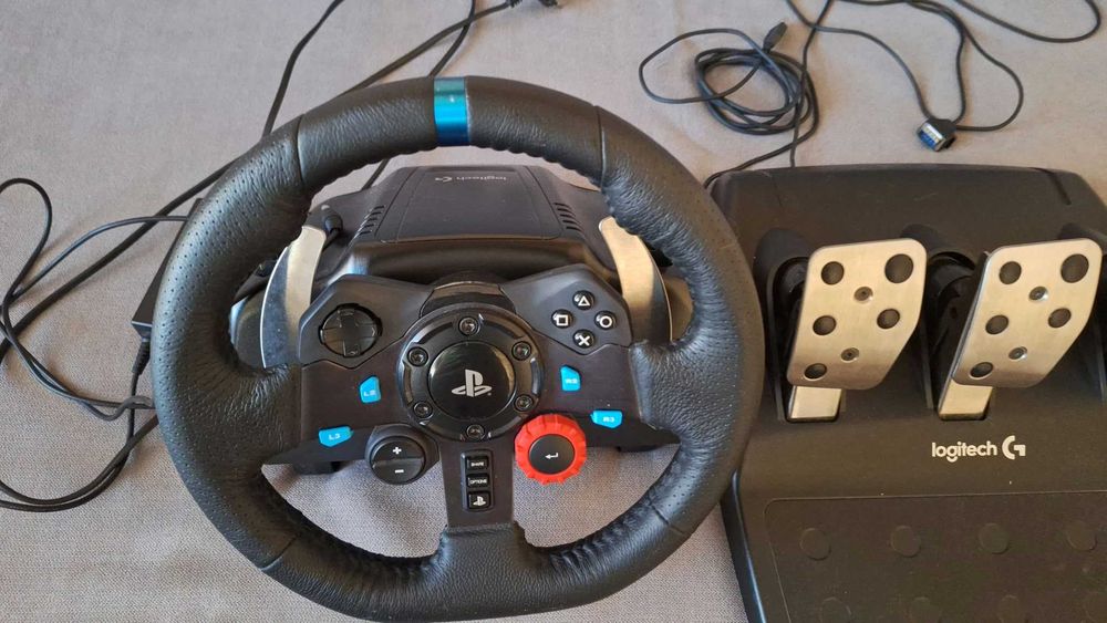 Logitech G29 Driving Force – Volan + Pedale – PS5 / PS4 / PS3 / PC