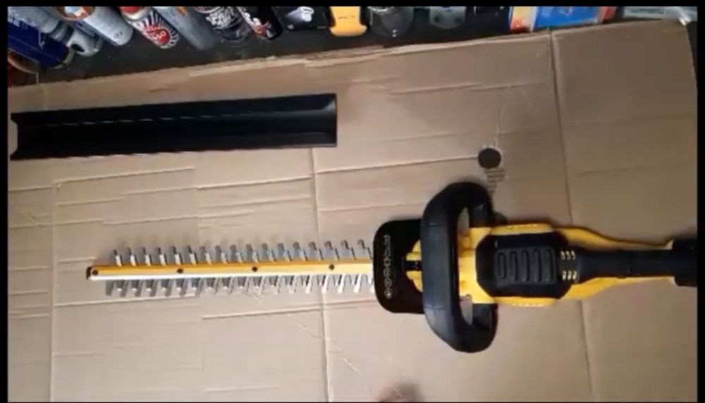 Косачка Тример DeWalt DCM563PB-XJ 18V