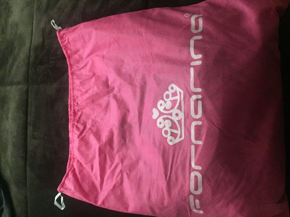 Дамска чанта естествена кожа Fornarina, от вътре е в розов цвят