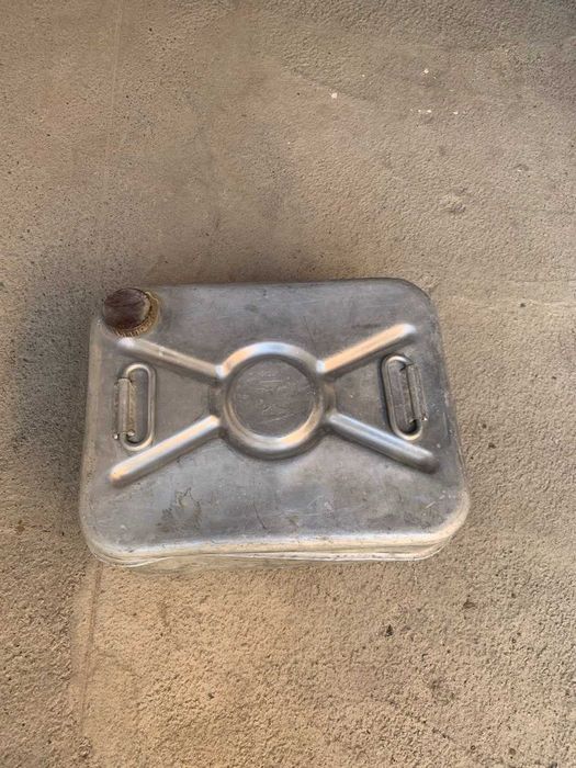 Продам алюминиевые баки 40, 40, 10 л.