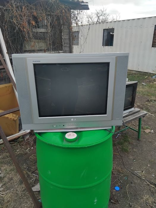 Продам телевизор LG