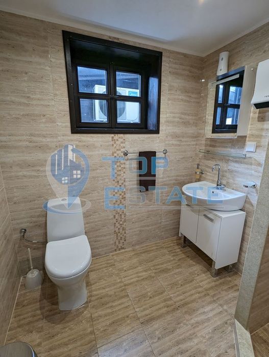 Две реновирани във възрожденски стил къщи в Тревненския балкан