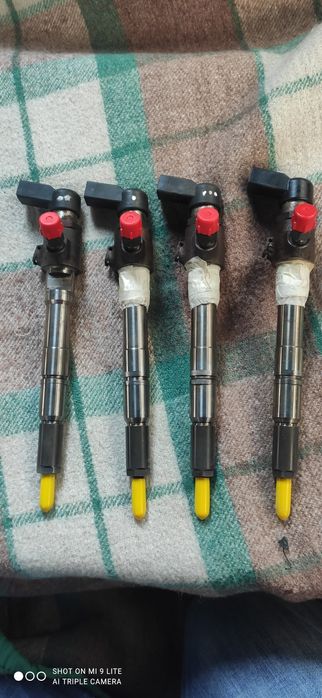 Vând Injectoare Volkswagen Caddy 2013, model 2k