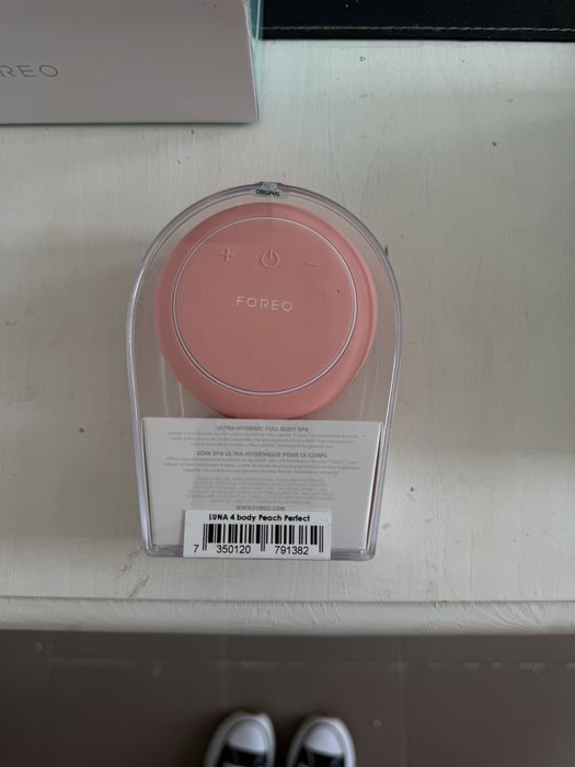 FOREO LUNA 4 Body Dispozitiv de Curatare si Masaj Nou