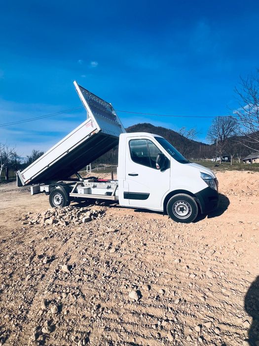 Nissan NV400 2021