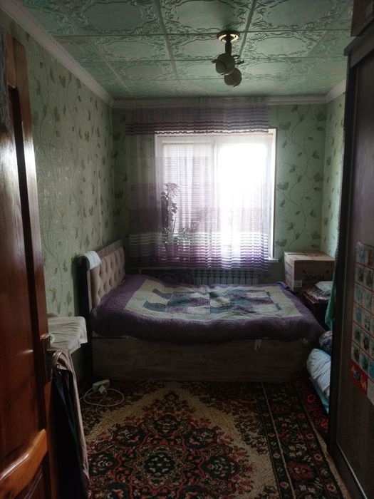 Чирчик Шахар дом октября бозор оркасида 2 хонали 50 кв